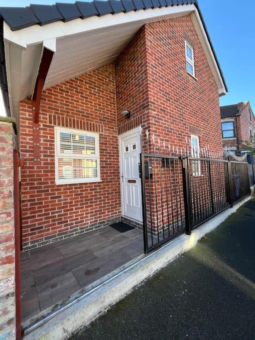 Luxury Detached House Centre Sleeps 4 Holiday home Sheffield